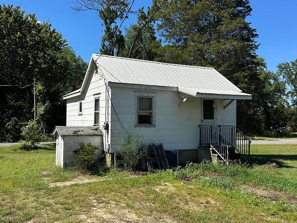 2nd image of 102 Archertown Road