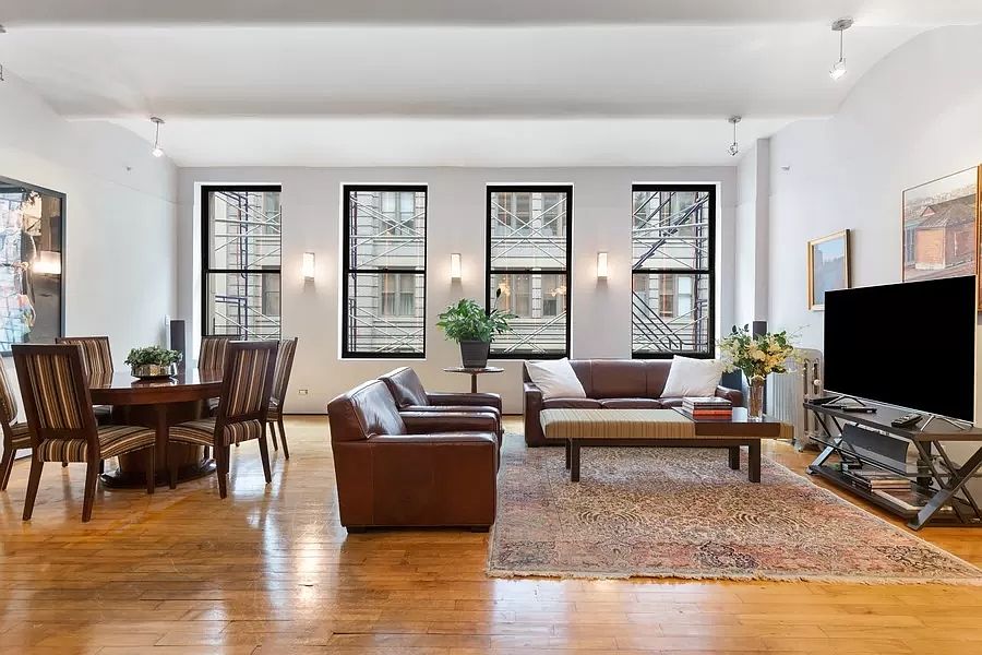1st image of 11 W 20th St Floor 7