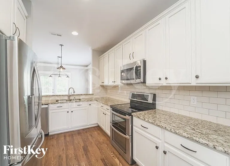 355 Spring St — Photo 7