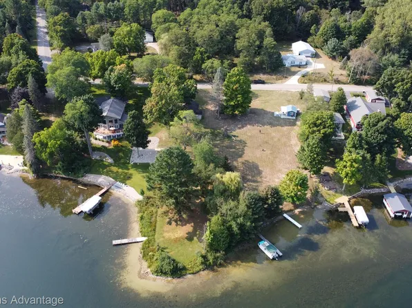 7207 Crystal Springs Rd, Bellaire, MI 49615