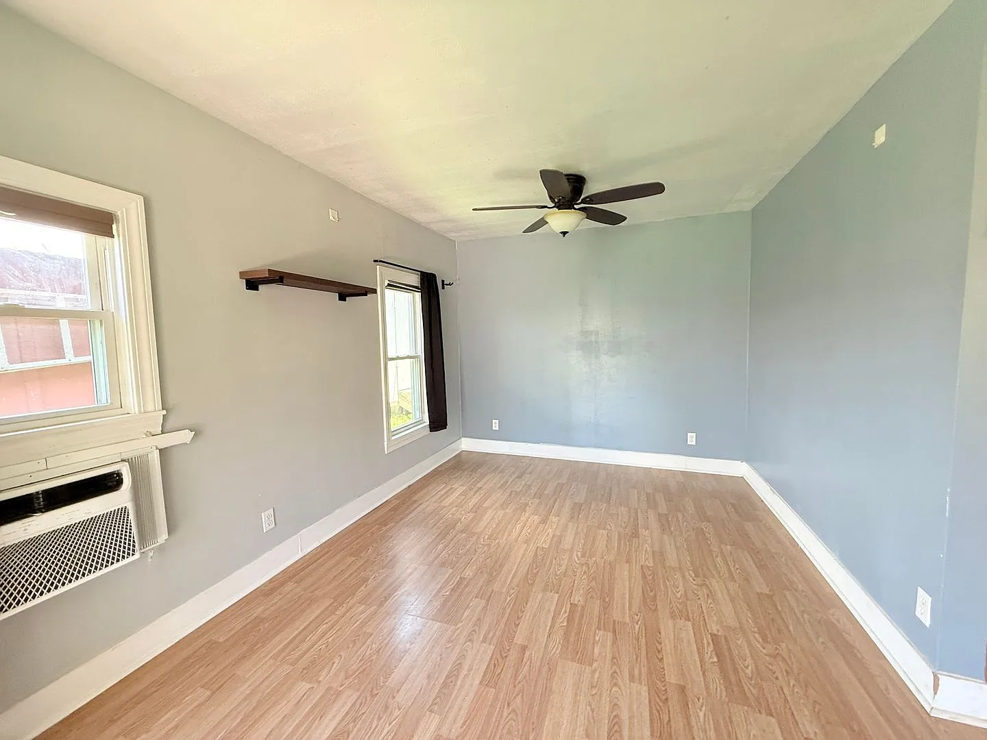 Adorable 1 bd 1Ba apartment with yard — Photo 2