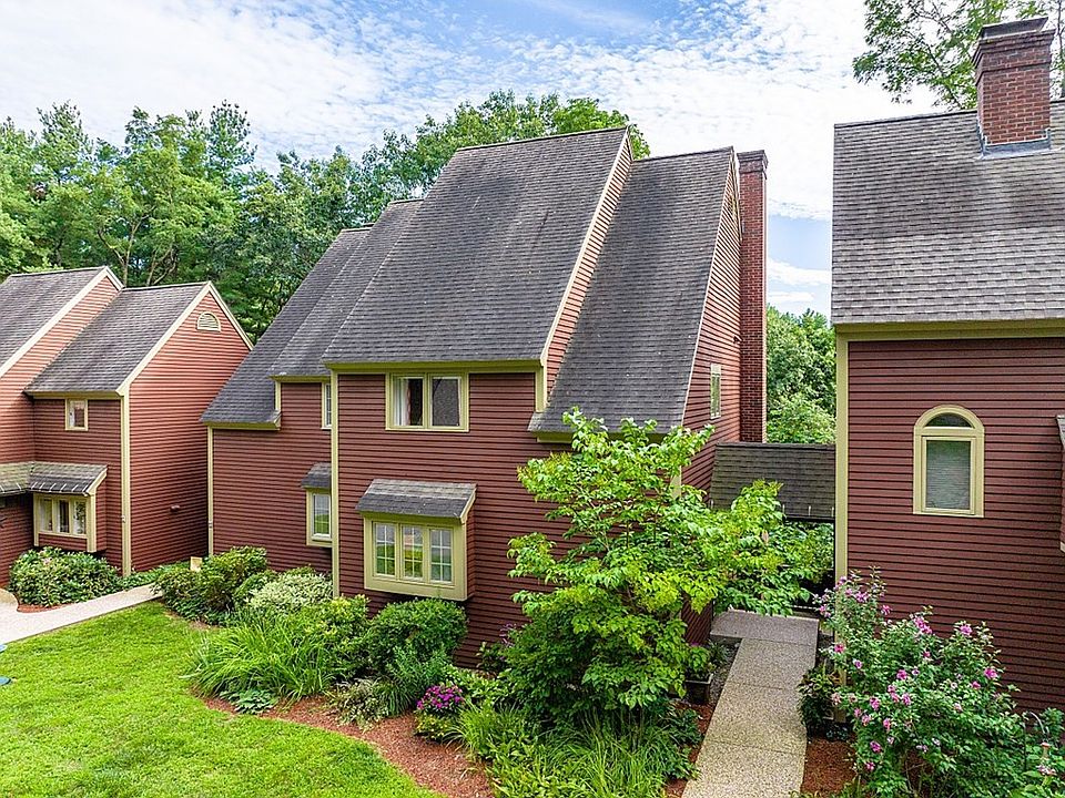 1st image of 2 Woodridge Ln