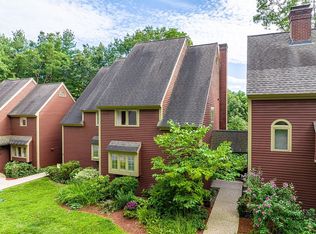 2 Woodridge Ln, Westford, MA 01886