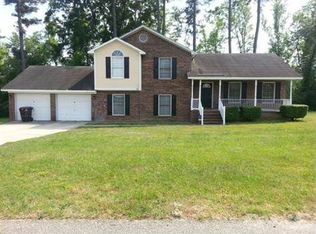 185 Saunders Ct, Spring Lake, NC 28390