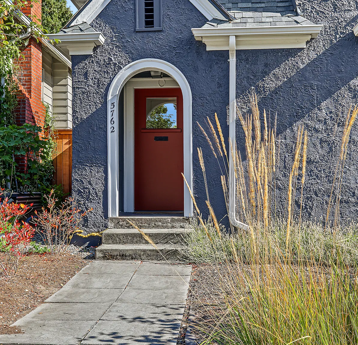 6 bed, 2580 sqft, $5,500 — Photo 1