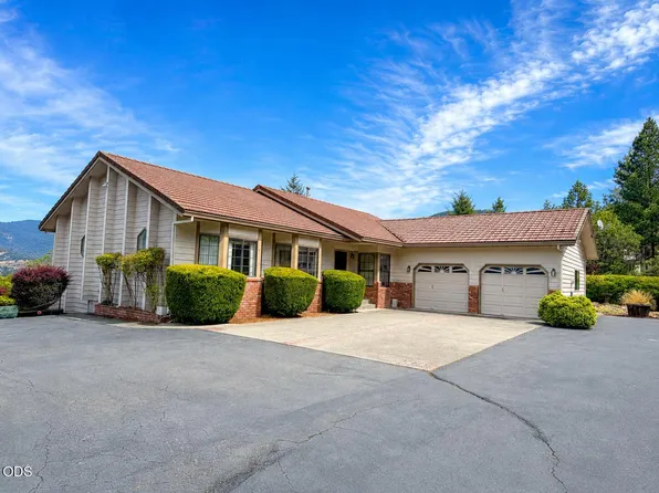 495 Harper Loop, Grants Pass, OR 97527