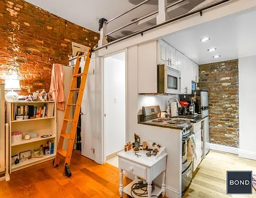 Rented by Bond New York | media 8