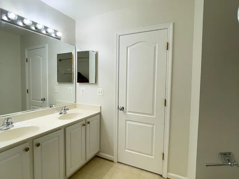 14741 Dogwood Park Ln — Photo 28