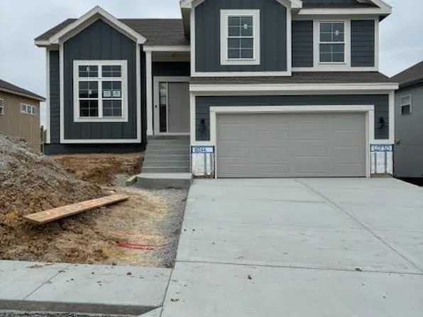 16244 Giorgia St, Parkville, MO 64152