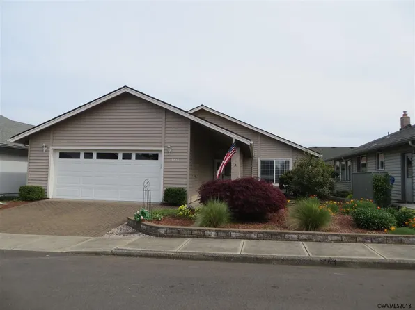 3016 Oakcrest Dr NW, Salem, OR 97304