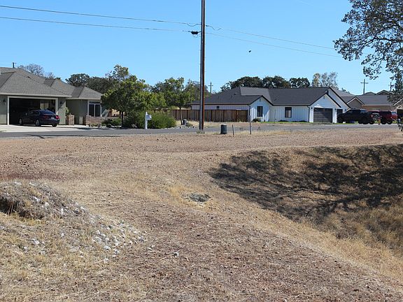 3rd image of 19841 Buck Horn Pl