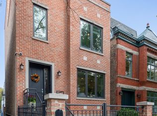 2234 W Lyndale St, Chicago, IL