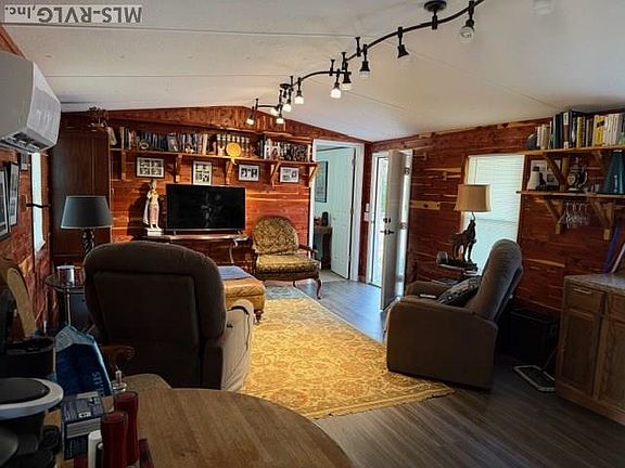 2nd image of 2567 River Rd