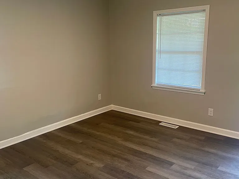 290 Hialeah Ct — Photo 6