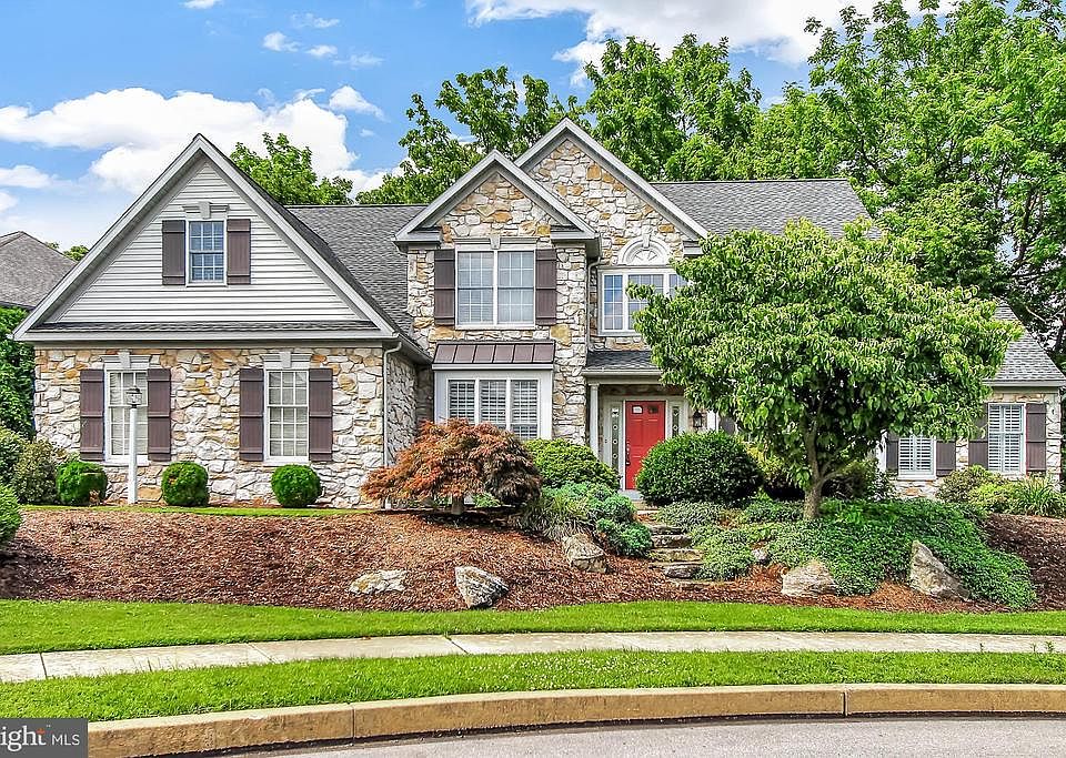 1st image of 3211 Harwood Ln