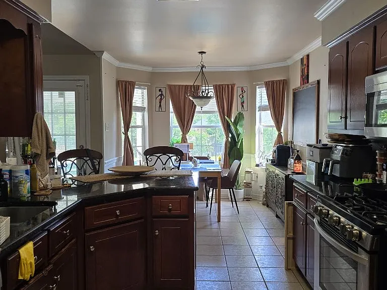 9743 Chambers Dr — Photo 10