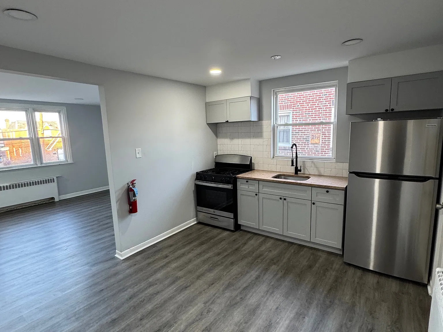 2 bed, 800 sqft, $1,500 — Photo 2