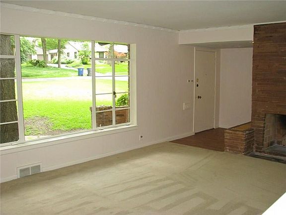 2nd image of 1027 Waterford Dr