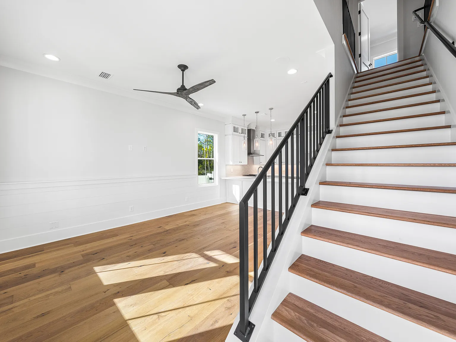 4 bed, 4.5 bath, 1914 sqft, $3,650 — Photo 4