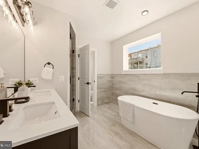 724 Rock Creek Church Rd NW #A — Photo 20
