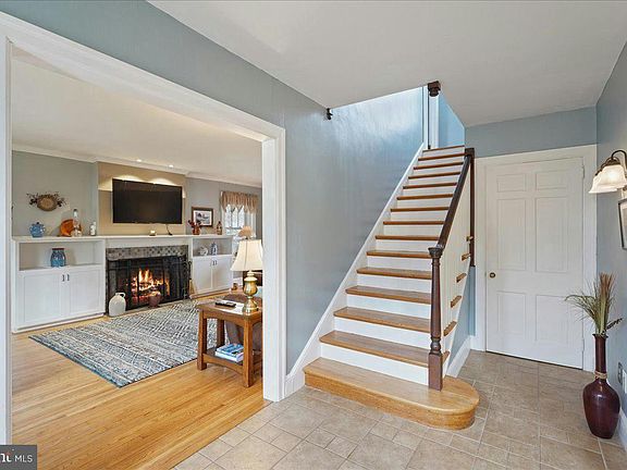 5th image of 257 N Broad St