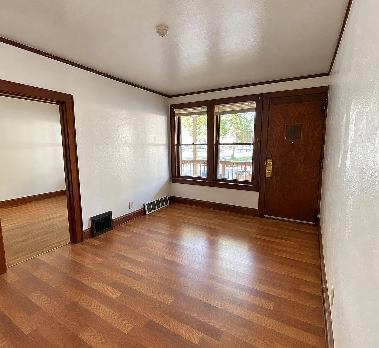 2 bed, 1.0 bath, 800 sqft, $999 — Photo 3