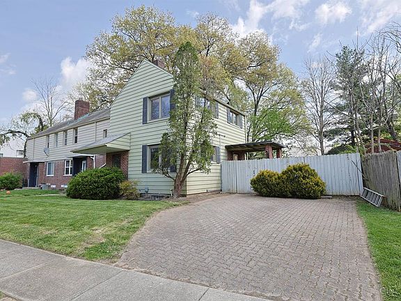 2nd image of 22 Avenell Ln