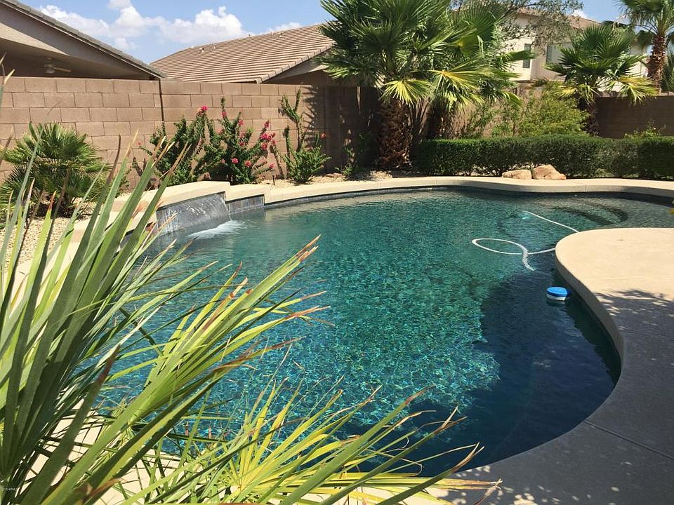 1st image of 43572 W Hillman Dr