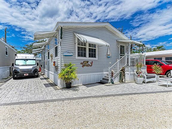 Large driveway. Park 2 cars!