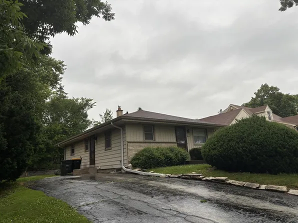 2049 N 115th STREET, Wauwatosa, WI 53226