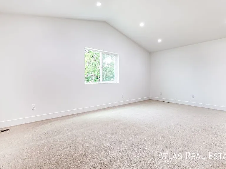 2742 W 2nd Ave — Photo 9