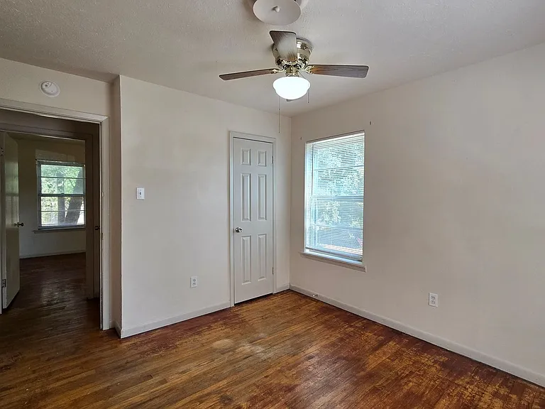 2408 Meadow Ln — Photo 11