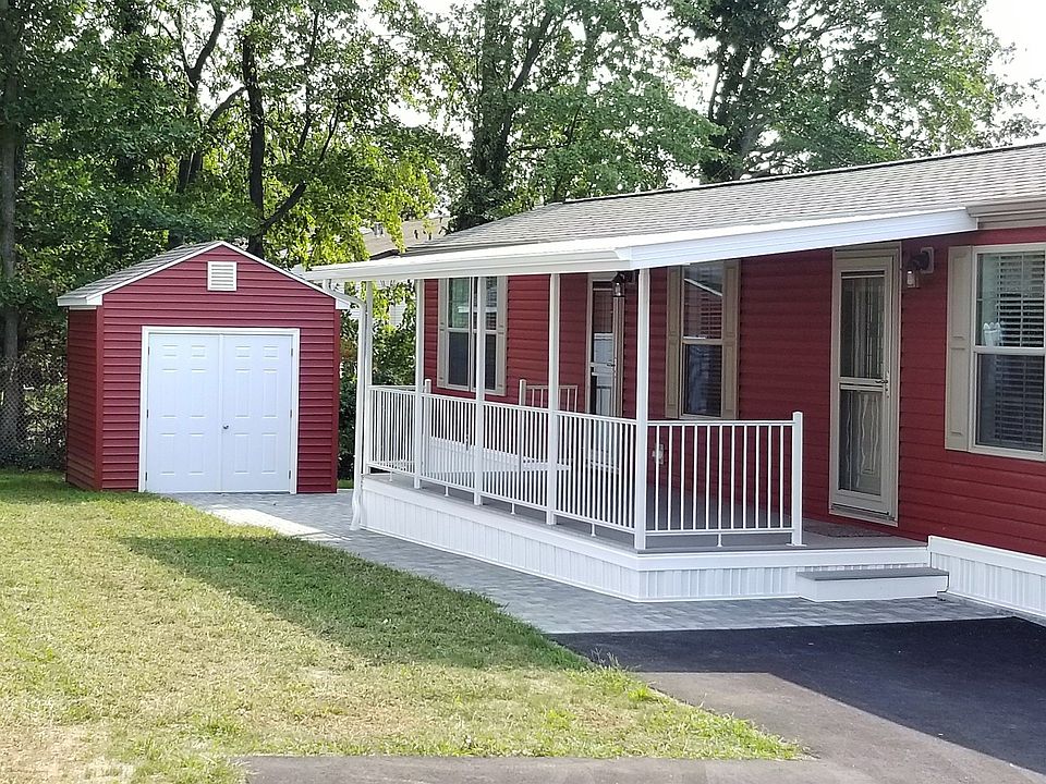2nd image of 7 South Rd #90