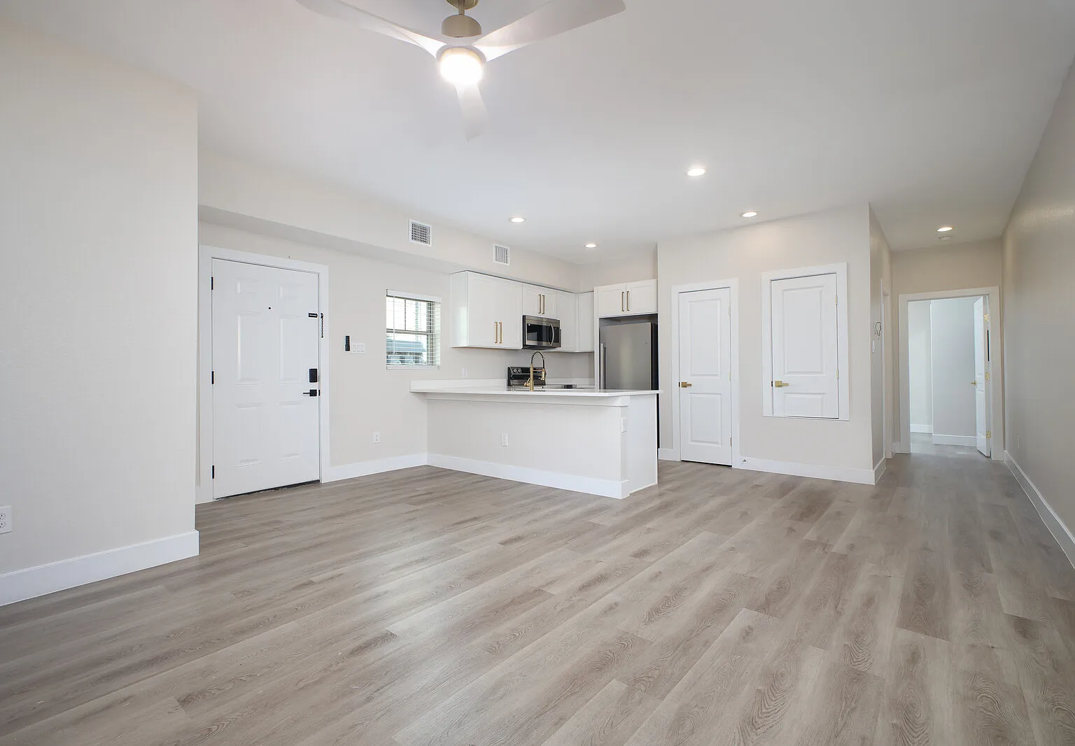 2 bed, 831 sqft, $1,650 — Photo 4