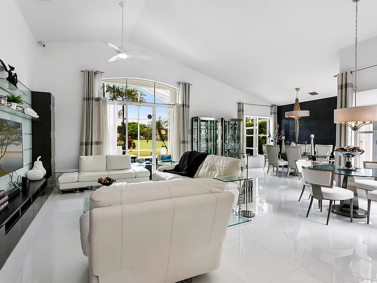 8270 Spyglass Dr — Photo 10