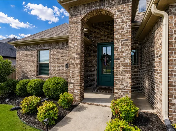 2016 W Gilligan Ave, Rogers, AR 72758