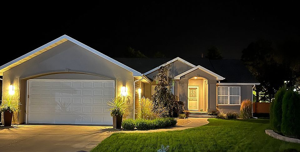 1st image of 875 Canyon Park Ave