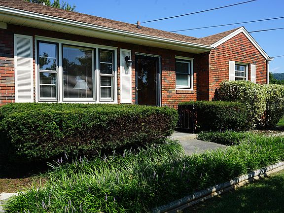 5th image of 344 Lynn Haven Cir