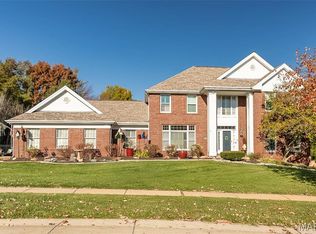 2029 Brook Hill Ln, Chesterfield, MO 63017