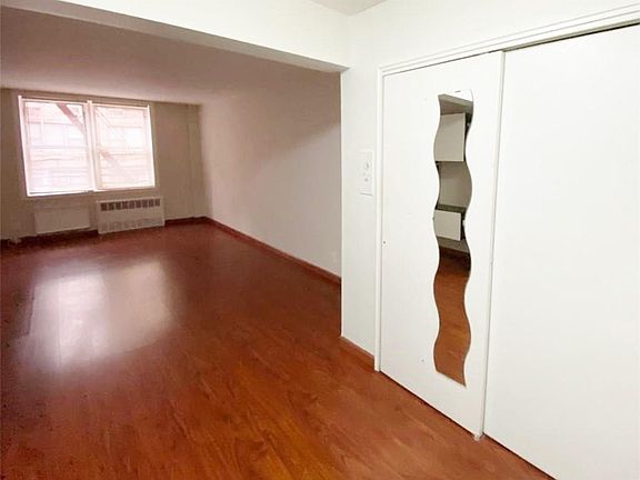 5th image of 1730 E 14th St APT 2L