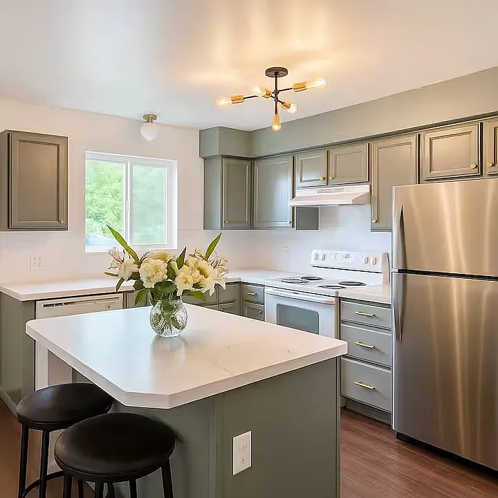 3 bed, 1200 sqft, $3,100 — Photo 3