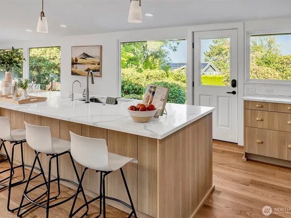 2434 73rd Avenue SE, Mercer Island, WA 98040