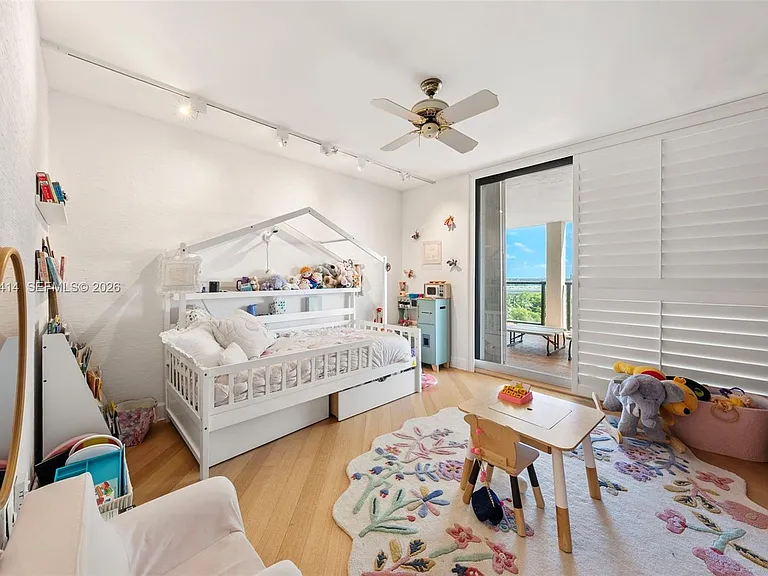 2575 S Bayshore Dr #11B — Photo 9
