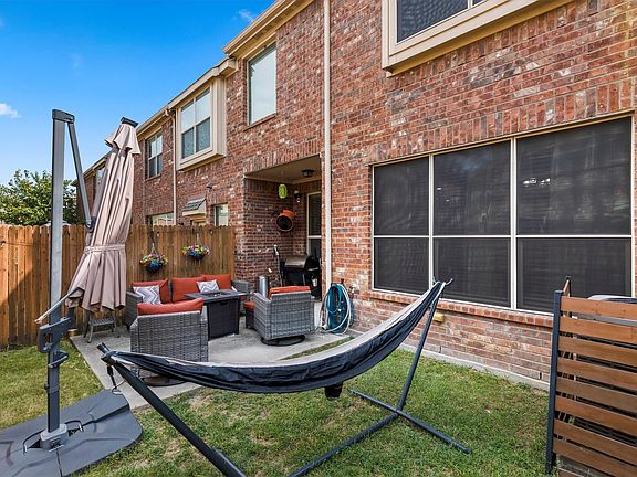 2nd image of 1828 Villa Dr