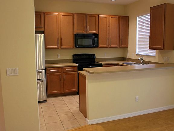4th image of 5142 Fiorella Ln