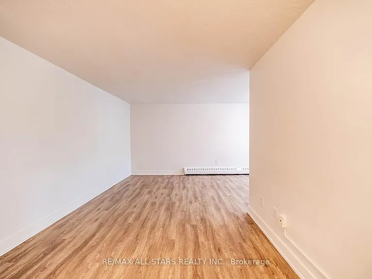 7 Albert St #317 — Photo 4