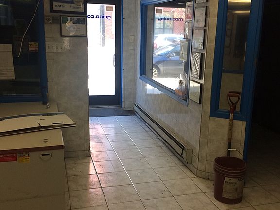 4th image of 246 Franklin St