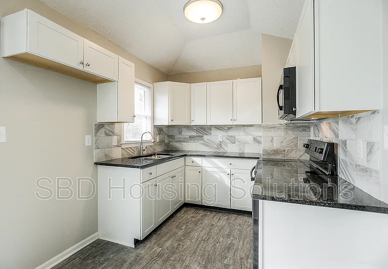 16531 E Cogan Dr — Photo 6