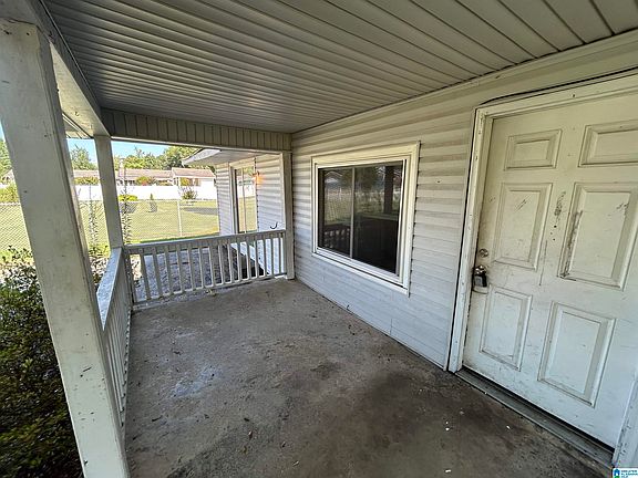 4th image of 415 Lee St SE
