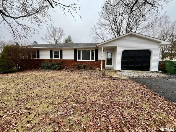 203 Riverbend Dr, De Soto, IL 62924